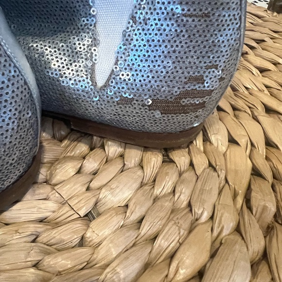 Chanel - Picture 3 of 9